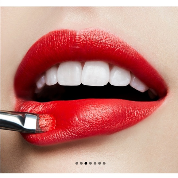 MAC Love me lipstick - shamelessly vain - Picture 7 of 8